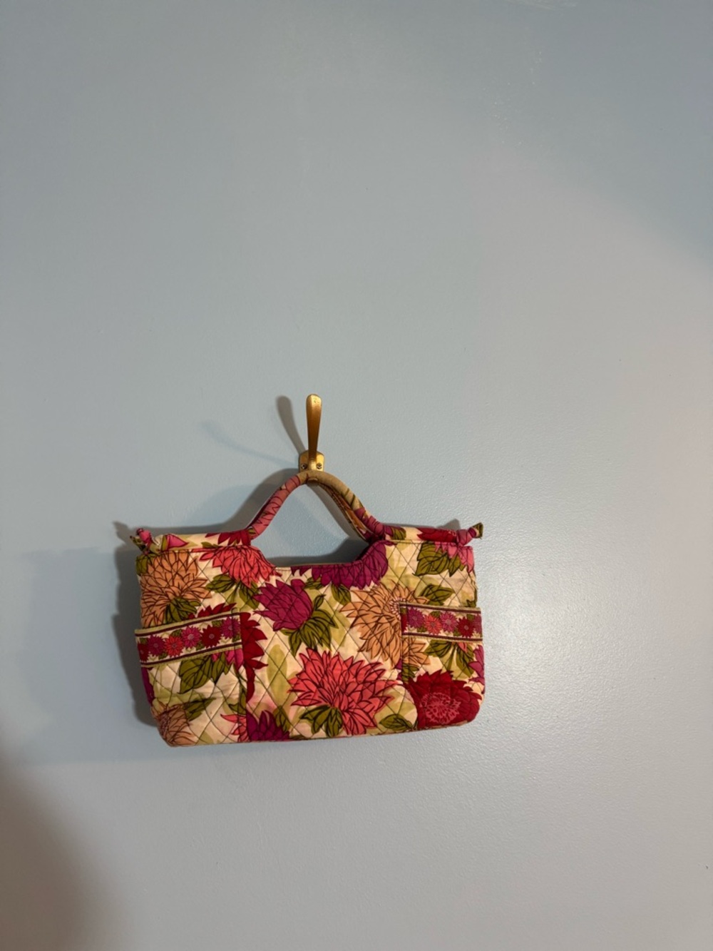 Vera Bradley Gabby bag in the Hello Dahlia floral pattern